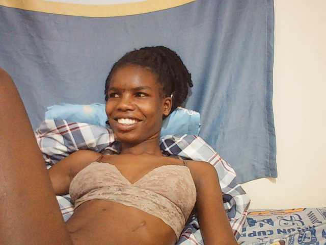 Beautyviny2 live cam on BongaCams