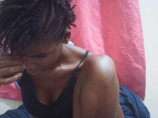 Beautyviny2 live cam on BongaCams