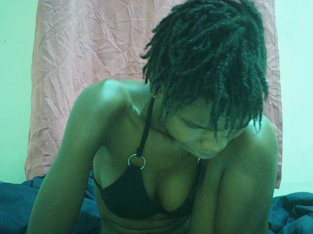 Beautyviny2 live cam on BongaCams