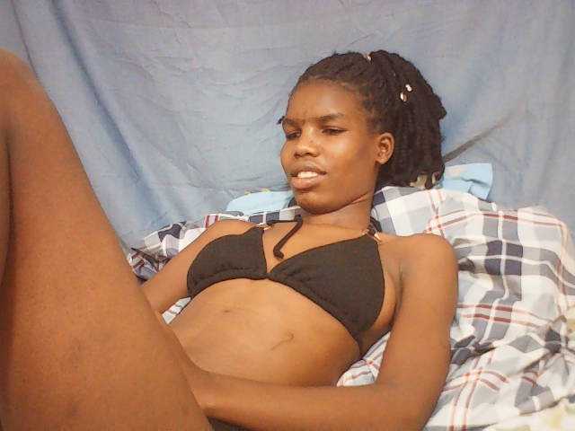 Beautyviny2 live cam on BongaCams