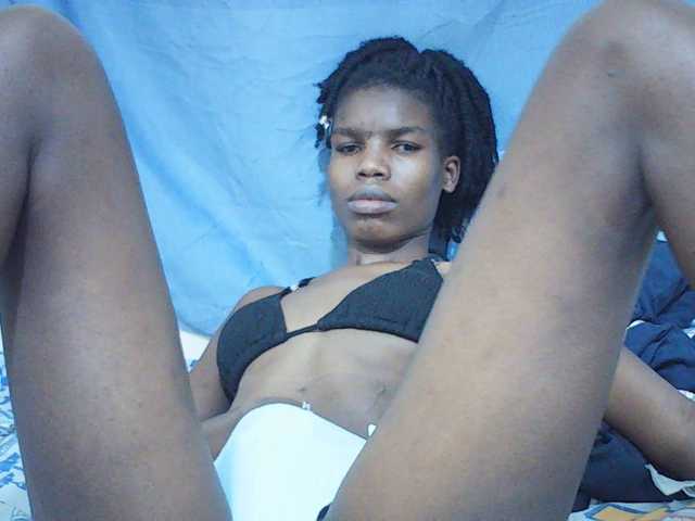 Beautyviny2 live cam on BongaCams