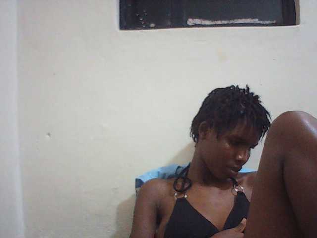 Beautyviny2 live cam on BongaCams