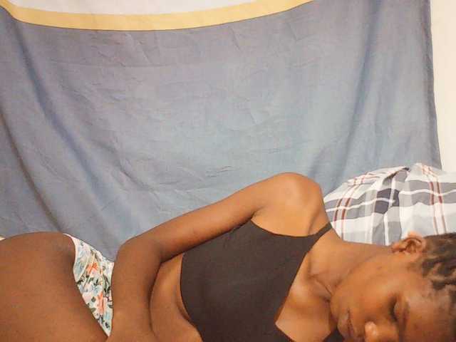 Beautyviny2 live cam on BongaCams