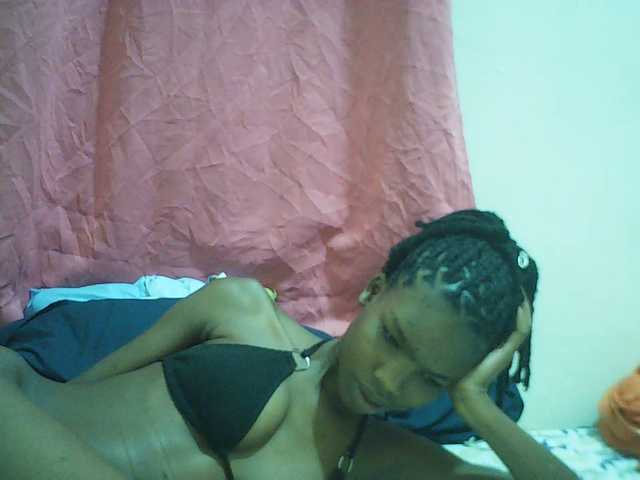 Beautyviny2 live cam on BongaCams