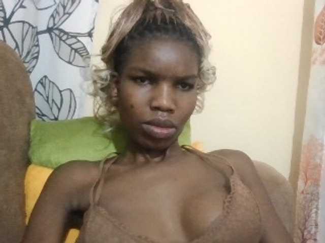 Beautyviny2, en directo ahora en BongaCams