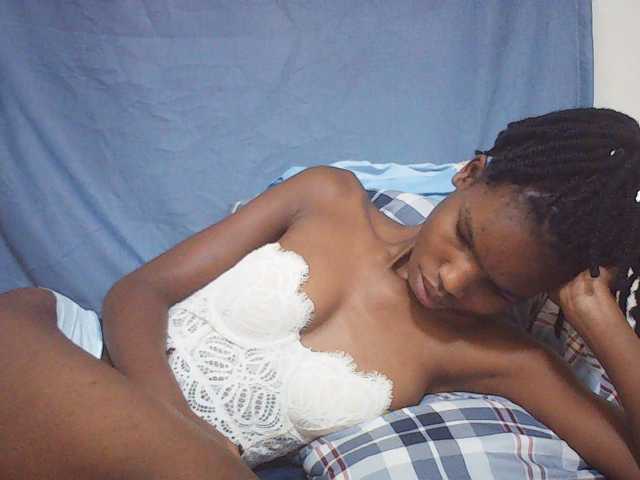 Beautyviny2 live cam on BongaCams