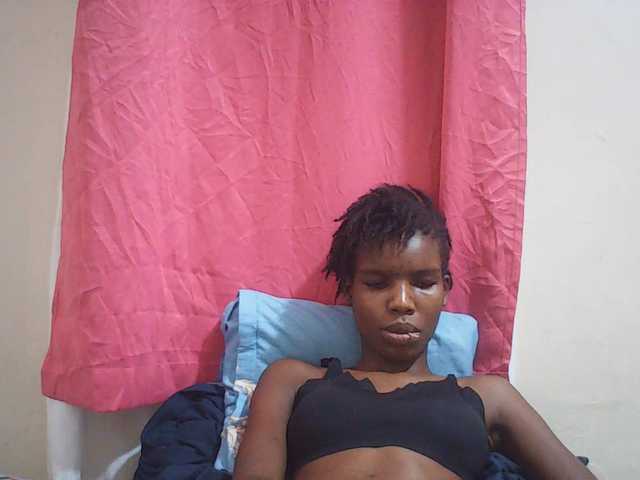 Beautyviny2 live cam on BongaCams