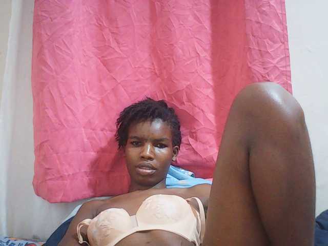 Beautyviny2 live cam on BongaCams