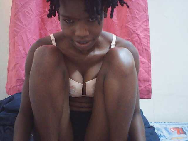 Beautyviny2 live cam on BongaCams