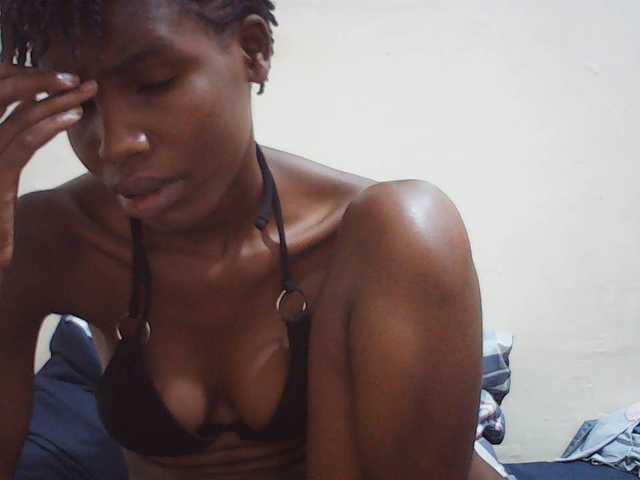 Beautyviny2 live cam on BongaCams