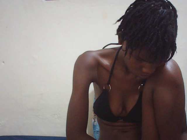 Beautyviny2 live cam on BongaCams