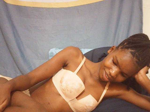 Beautyviny2 live cam on BongaCams