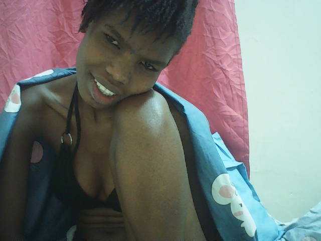 Beautyviny2 live cam on BongaCams