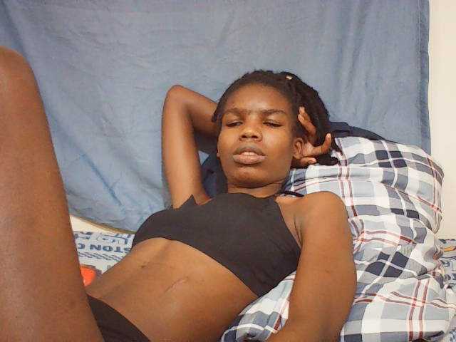 Beautyviny2 live cam on BongaCams