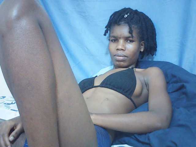 Beautyviny2 live cam on BongaCams