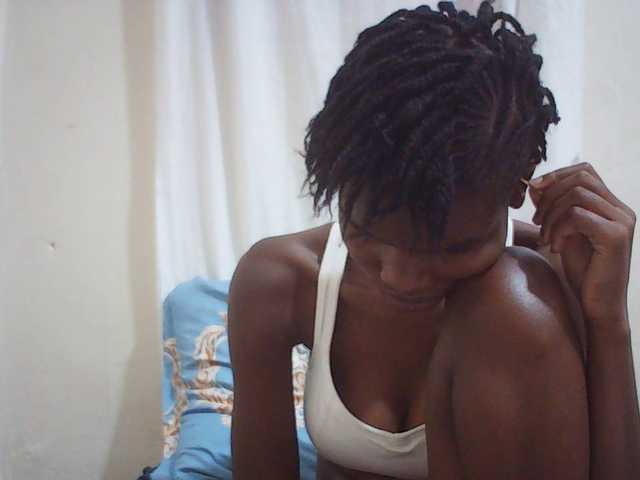 Beautyviny2 live cam on BongaCams