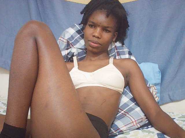 Beautyviny2 live cam on BongaCams