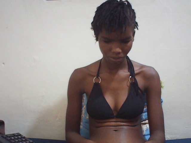Beautyviny2 live cam on BongaCams