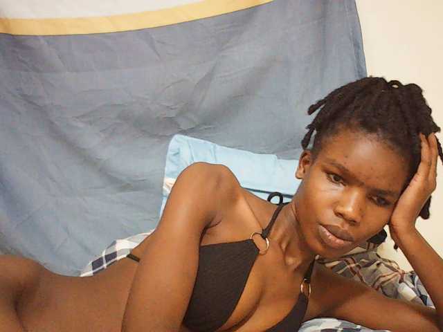 Beautyviny2 live cam on BongaCams