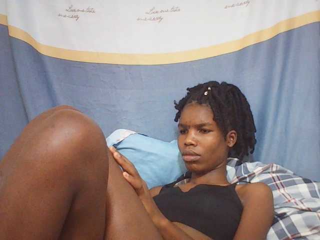 Beautyviny2 live cam on BongaCams