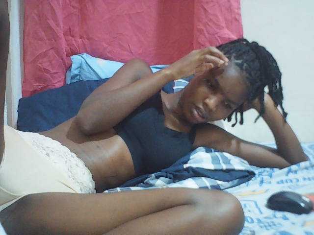 Beautyviny2 live cam on BongaCams