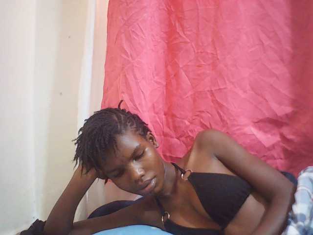 Beautyviny2 live cam on BongaCams