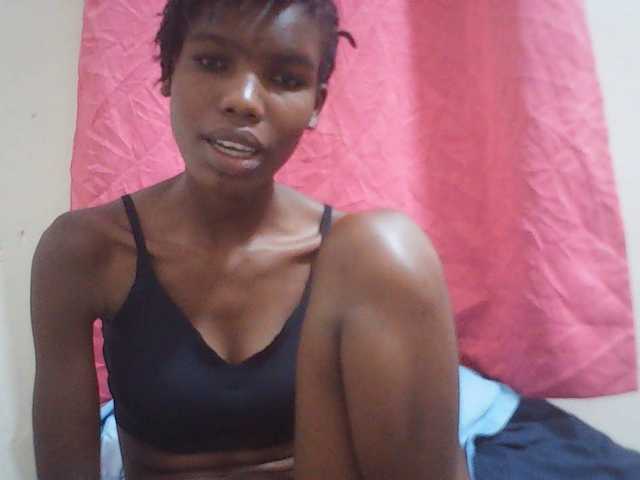 Beautyviny2 live cam on BongaCams