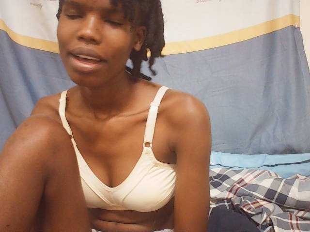 Beautyviny2 live cam on BongaCams