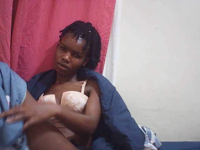 Beautyviny2 live cam on BongaCams