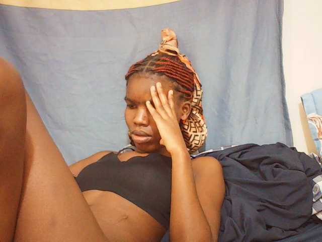 Beautyviny2 live cam on BongaCams