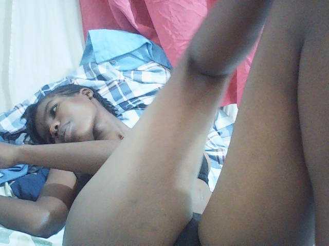 Beautyviny2 live cam on BongaCams