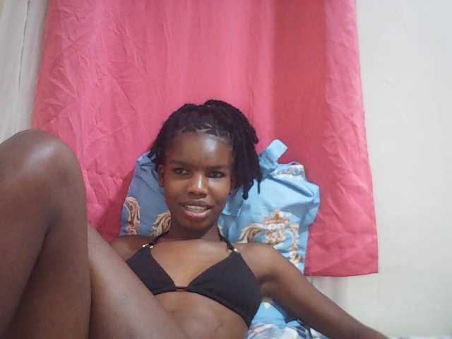 Beautyviny2 live cam on BongaCams