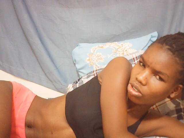 Beautyviny2 live cam on BongaCams