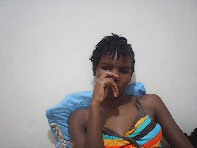 Beautyviny2 live cam on BongaCams