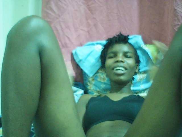 Beautyviny2 live cam on BongaCams