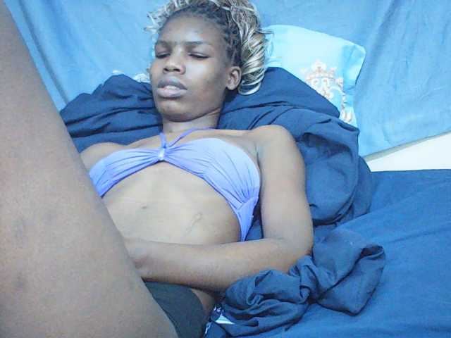 Beautyviny2 live cam on BongaCams