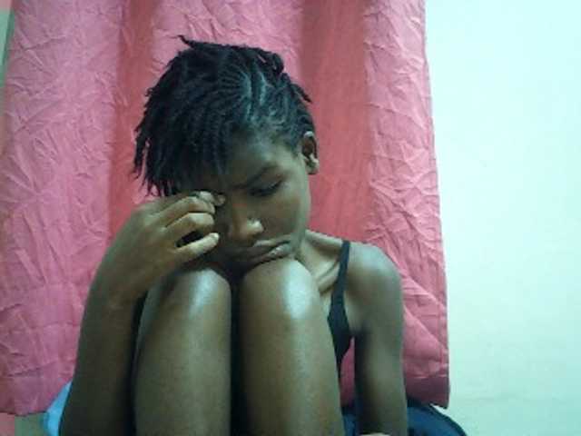 Beautyviny2 live cam on BongaCams