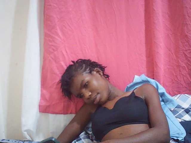 Beautyviny2 live cam on BongaCams