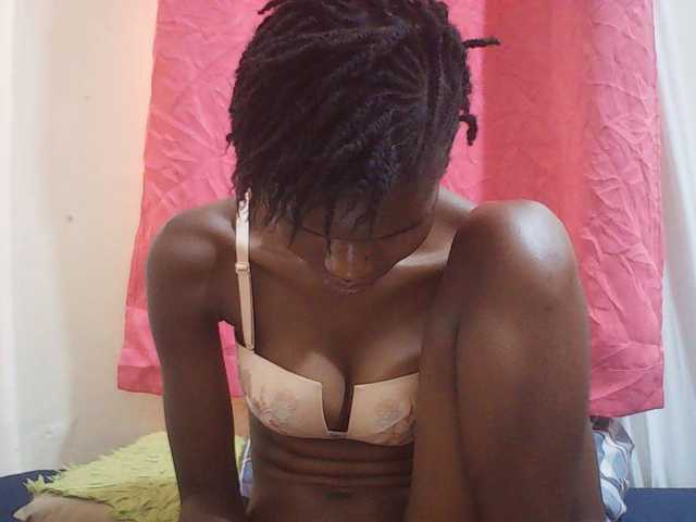 Beautyviny2 live cam on BongaCams