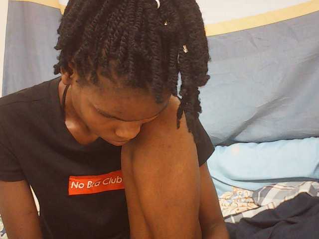 Beautyviny2 live cam on BongaCams