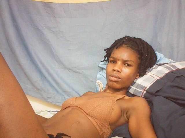 Beautyviny2 live cam on BongaCams