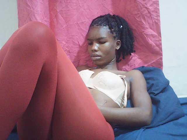 Beautyviny2 live cam on BongaCams