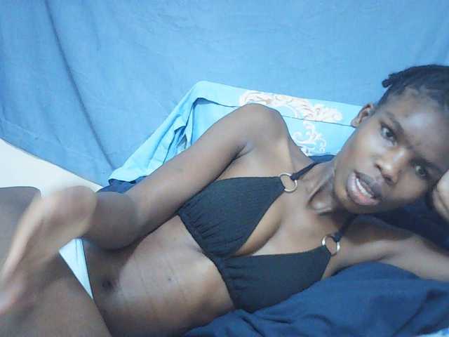 Beautyviny2 live cam on BongaCams