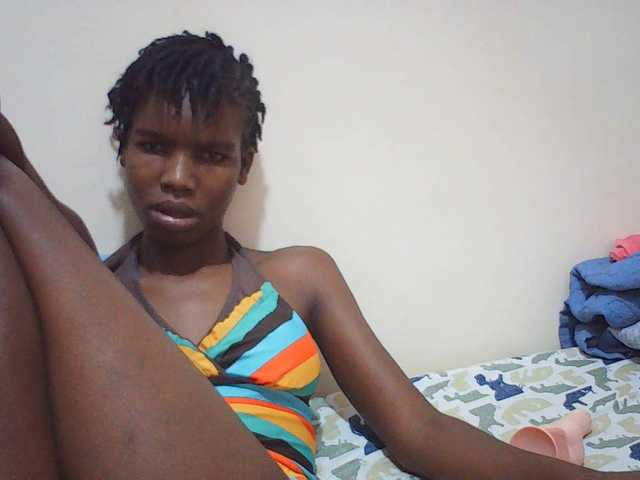 Beautyviny2 live cam on BongaCams
