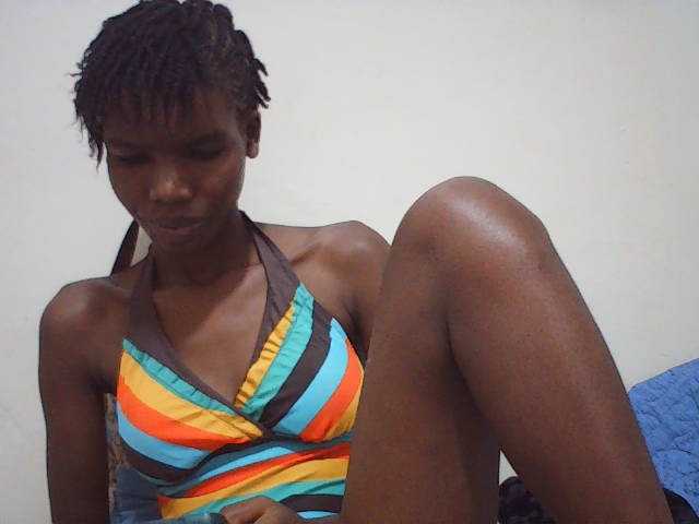 Beautyviny2 live cam on BongaCams