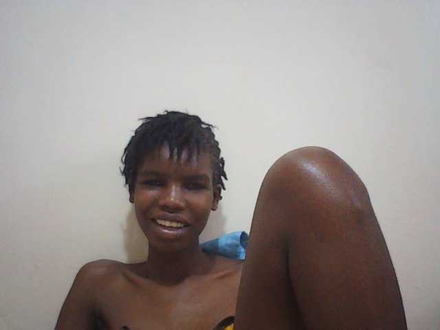 Beautyviny2 live cam on BongaCams