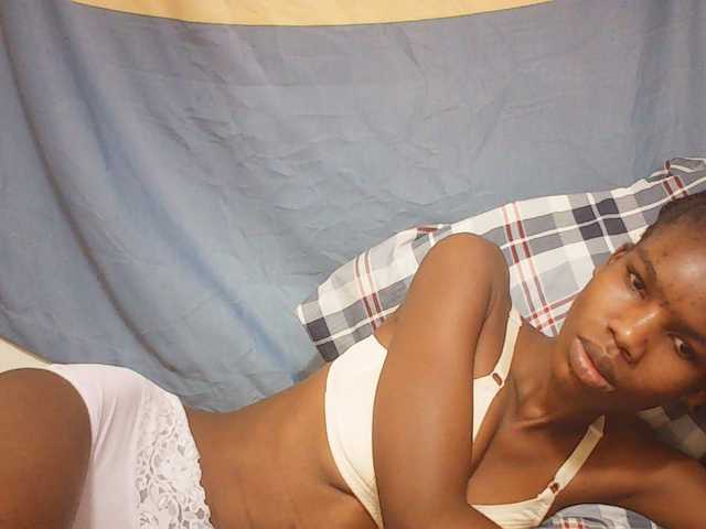 Beautyviny2 live cam on BongaCams