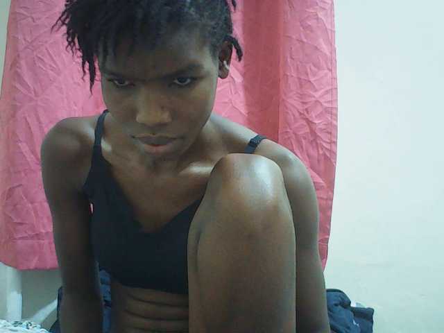 Beautyviny2 live cam on BongaCams