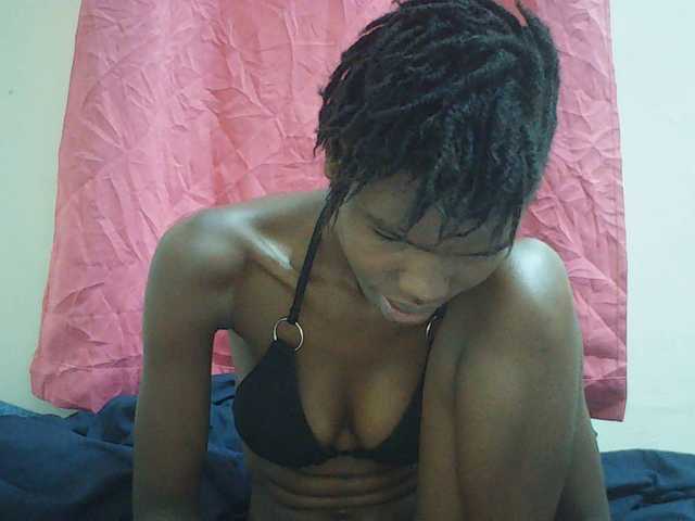 Beautyviny2 live cam on BongaCams