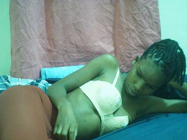 Beautyviny2 live cam on BongaCams